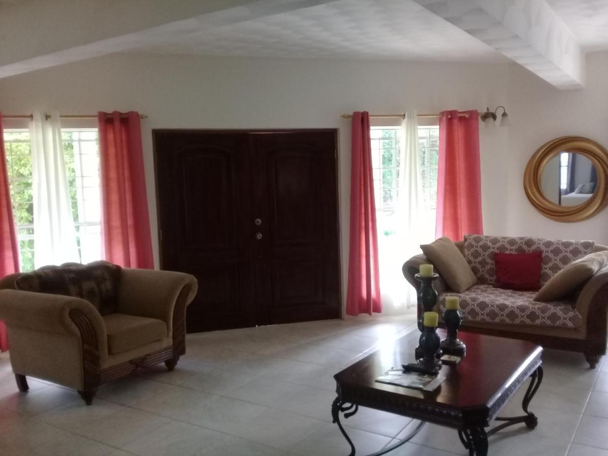 Royal Escape - Jacuzzi, Pool, Luxury Hotel Anse La Raye Exterior foto